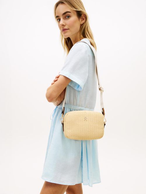 Bolso-cruzado-de-camara-en-rafia