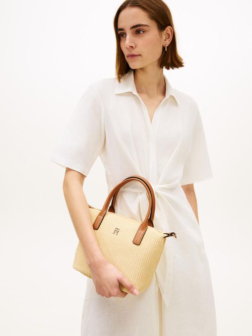 Bolso-tote-de-rafia-con-correa-cruzada