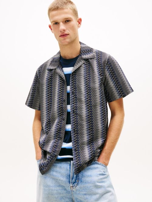 Camisa-de-corte-regular-con-diseño-AOP