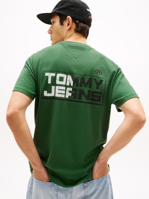 Camiseta-amplia-con-logo-trasero