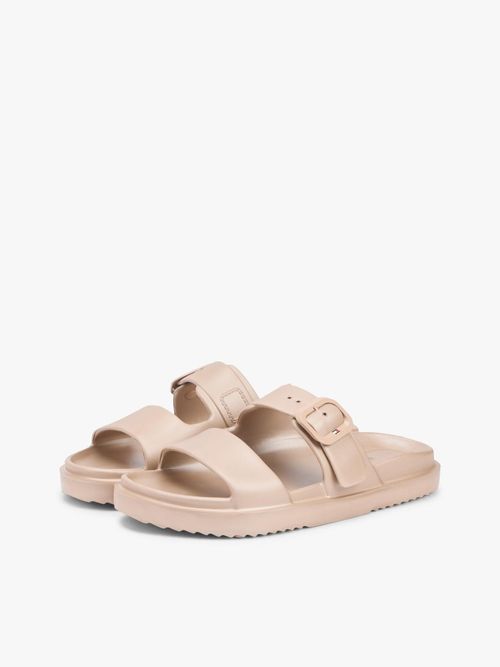 Chancletas-con-doble-tira-y-logo-esmaltado