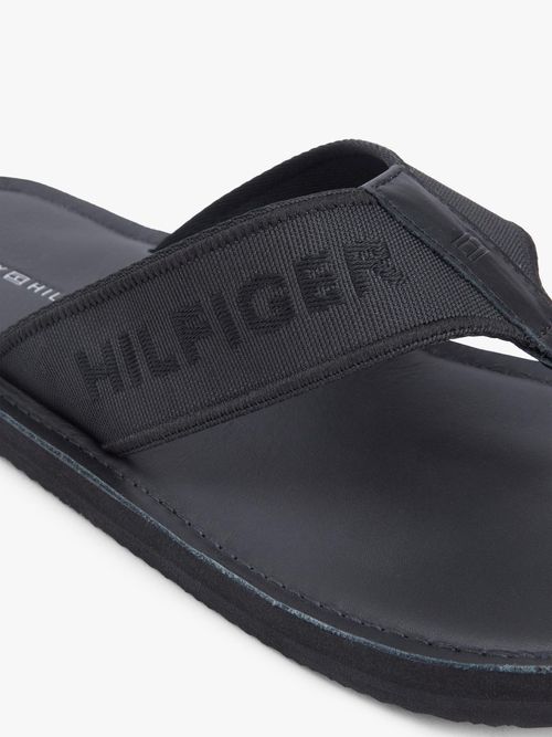 Chancletas-con-logo-en-jacquard