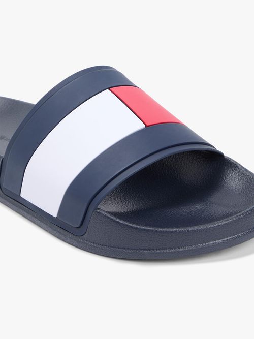 Chancletas-con-logo-en-la-pala