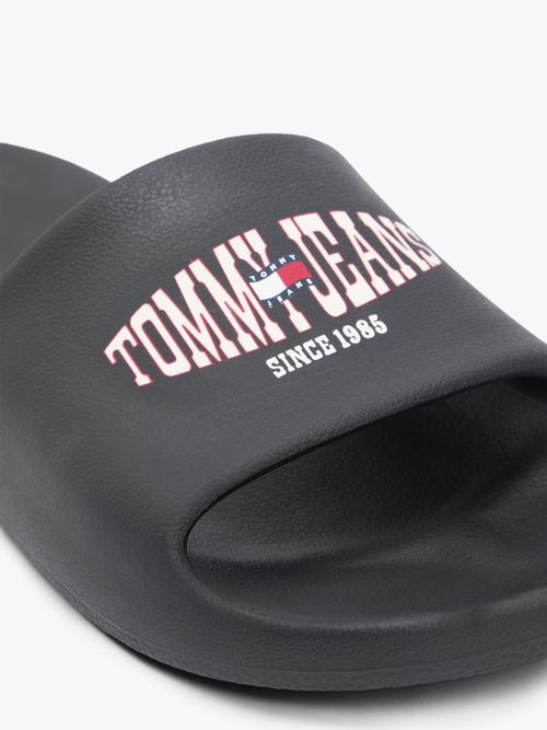Chancletas-con-logo-ondulado