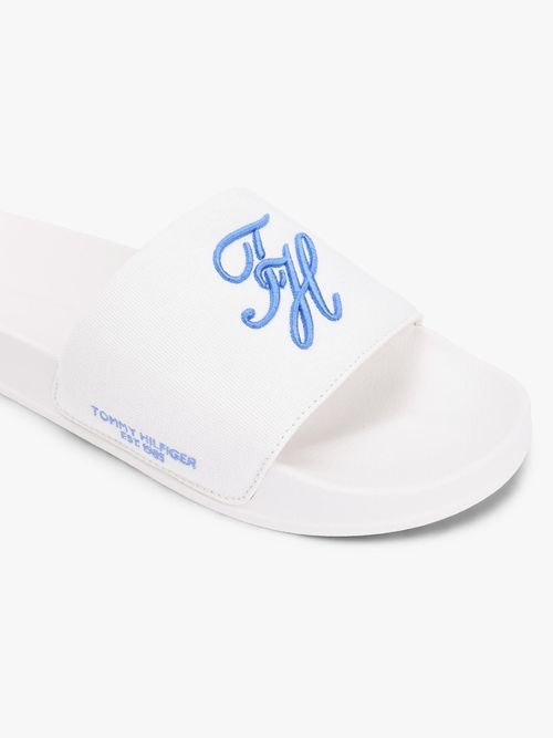 Chancletas-de-lona-con-logo-bordado
