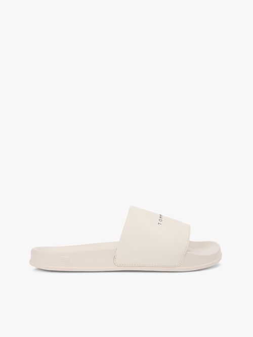 Chancletas-texturizadas-con-logo