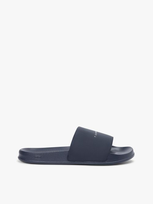 Chancletas-texturizadas-con-logo