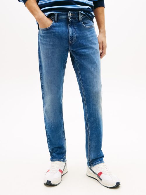 Jeans-Scanton-ajustados-y-desteñidos