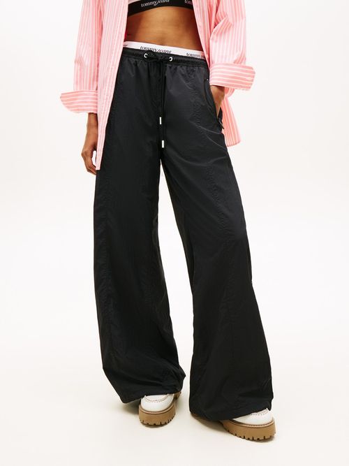 Joggers-de-pernera-ancha-con-inscripcion