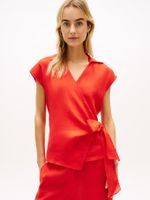 Blusa-cruzada-sin-mangas-con-lazo-anudable