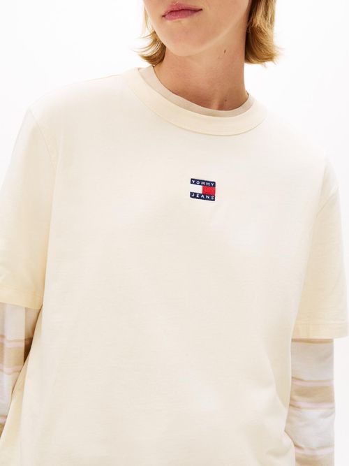 Camiseta-de-corte-boxy-con-logo