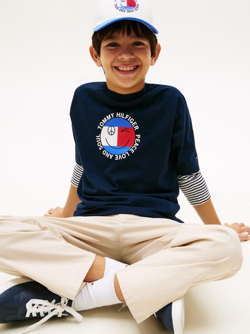 Camiseta-con-logo-grafico