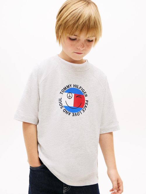 Camiseta-con-logo-grafico