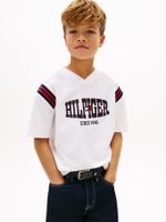 Camiseta-con-logo-grafico
