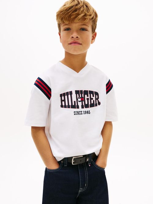 Camiseta-con-logo-grafico