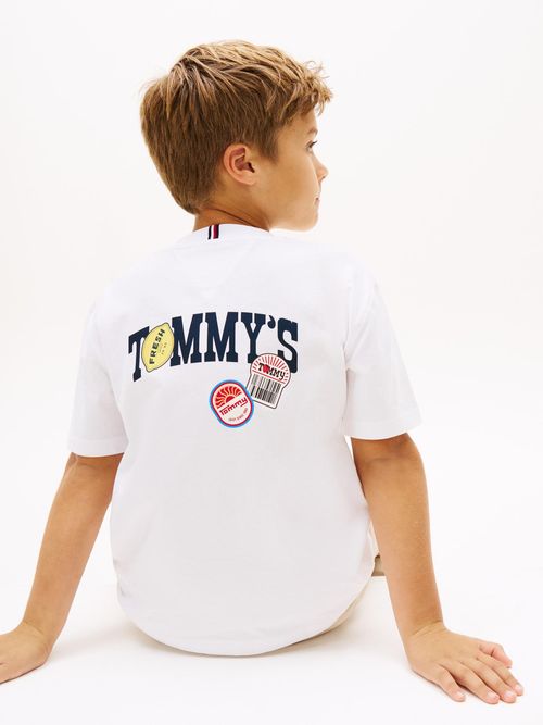 Camiseta-grafica-con-estampado-para-niños