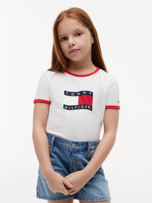 Camiseta-ringer-con-logo-ondeante