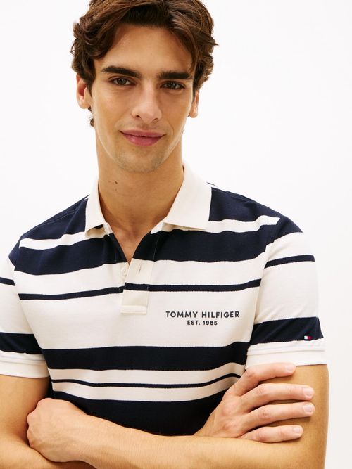 Polo-de-corte-regular-con-diseño-de-rayas