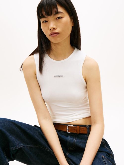 Tank-de-corte-slim-con-script-label