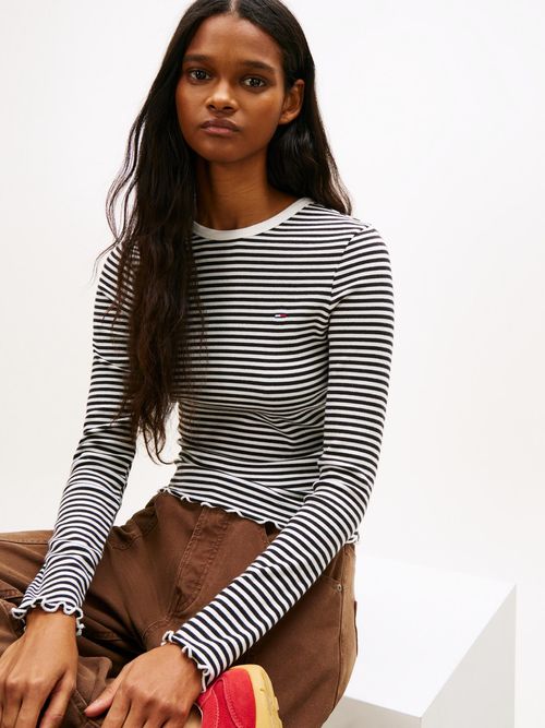 Top-de-corte-slim-con-diseño-de-rayas