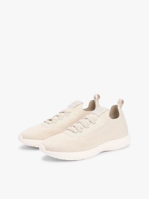 Zapatillas-sin-cordones-estilo-calcetin