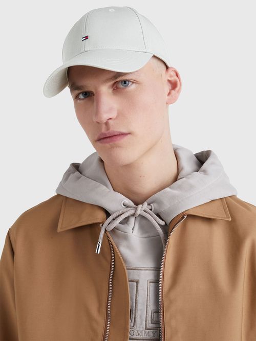 Gorra-de-beisbol-con-logo-bordado